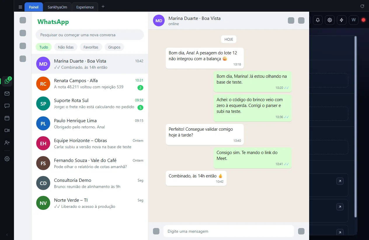 WhatsApp Web no painel, com a lista de conversas e uma conversa aberta